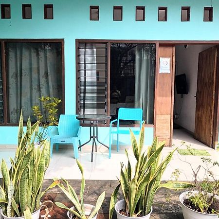 Homey Guesthouse Kertajaya Surabaya Buitenkant foto