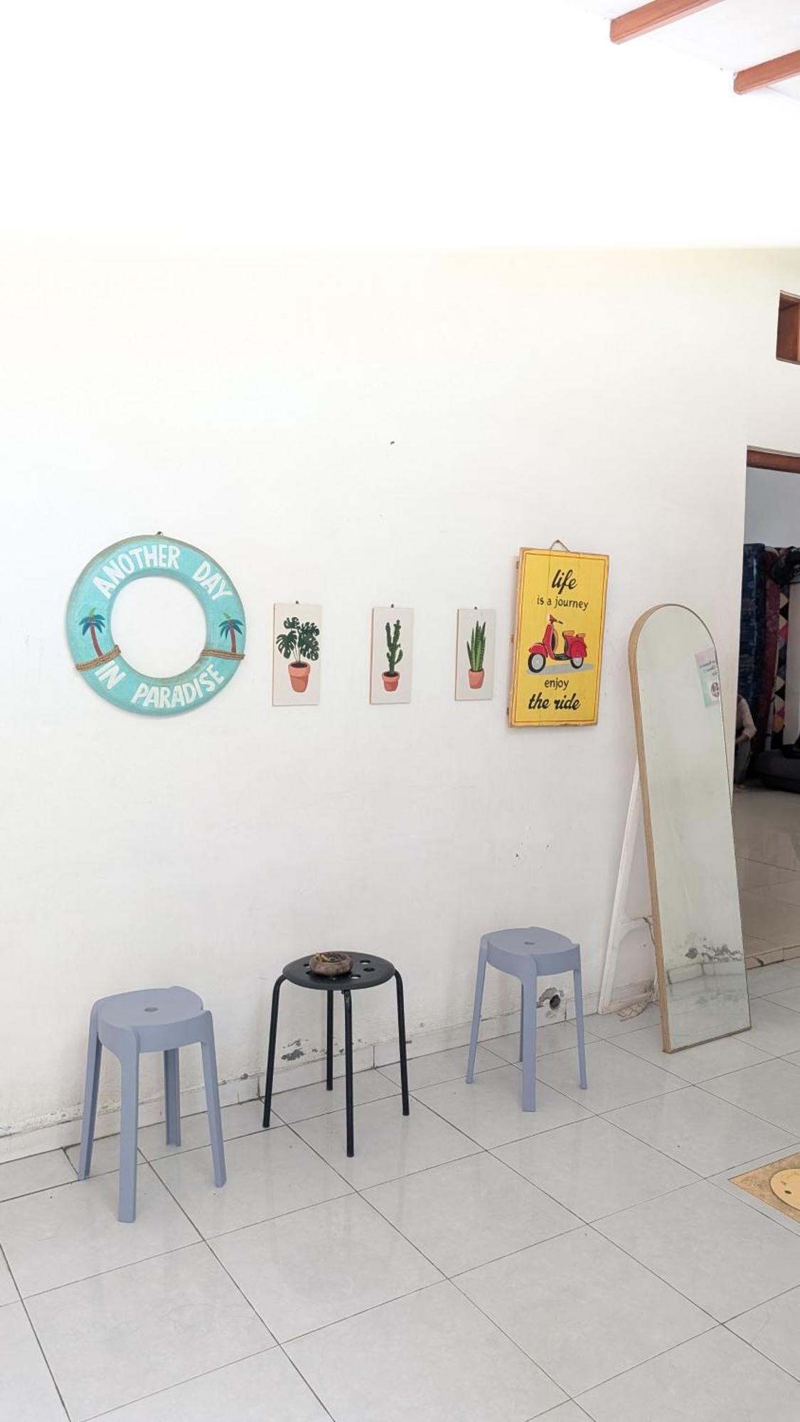 Homey Guesthouse Kertajaya Surabaya Buitenkant foto