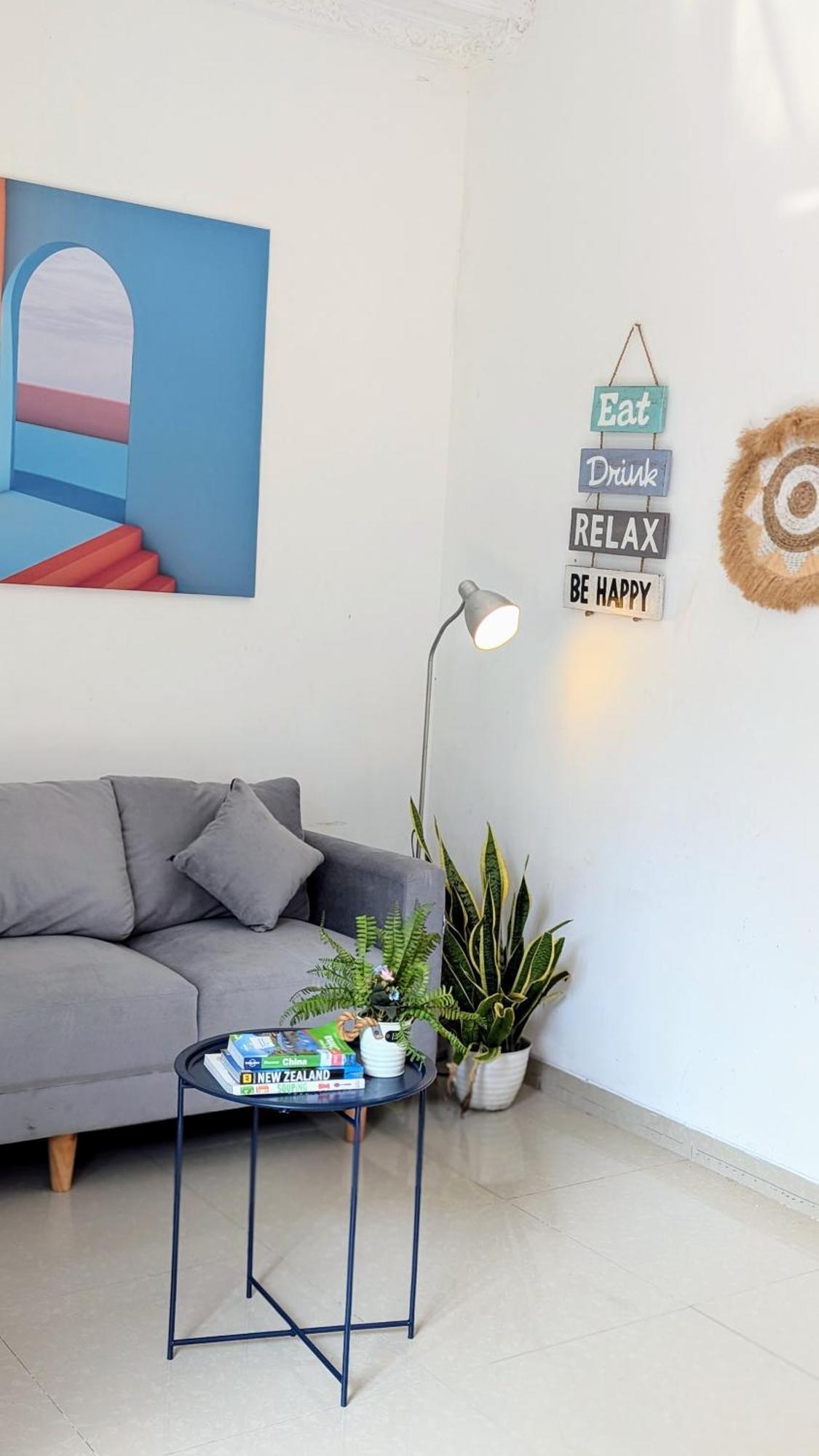 Homey Guesthouse Kertajaya Surabaya Buitenkant foto